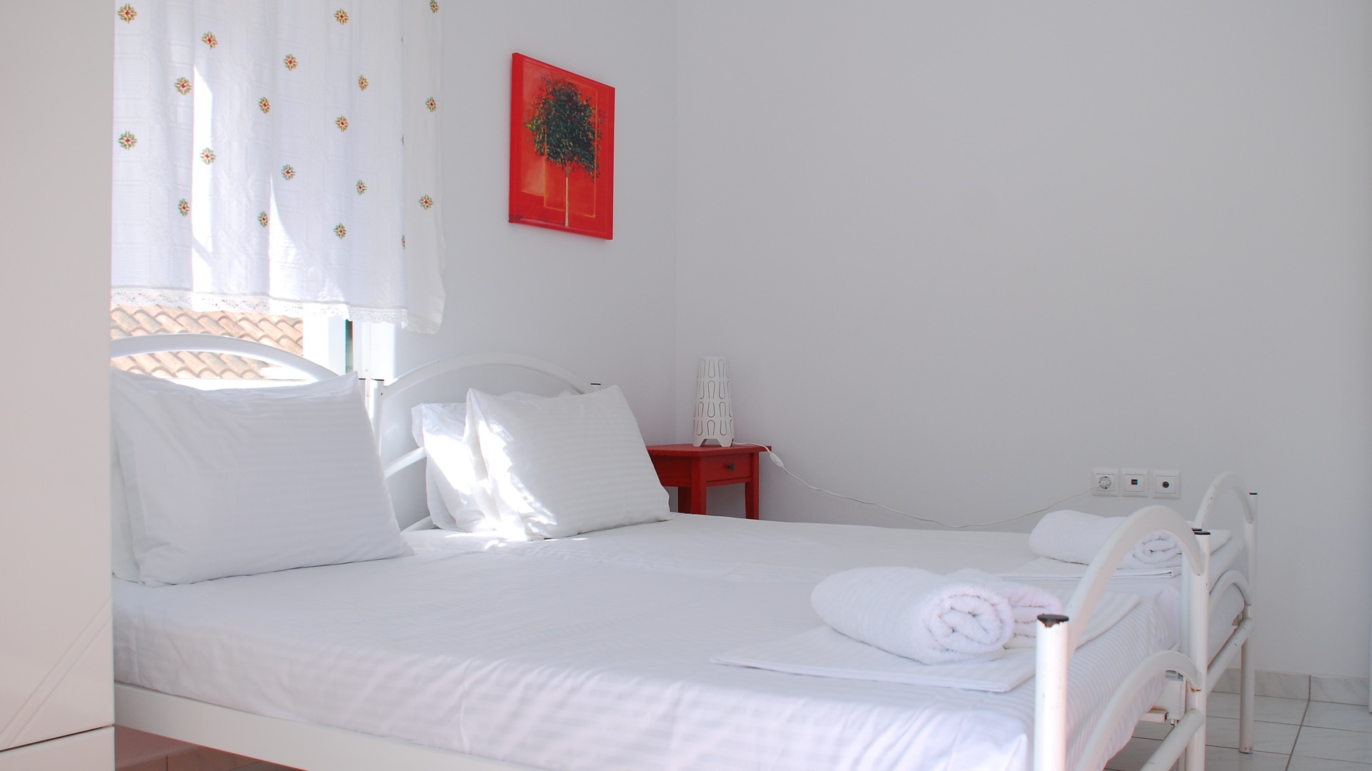 COMFORTABLE AIR-CONDITIONED ROOMS